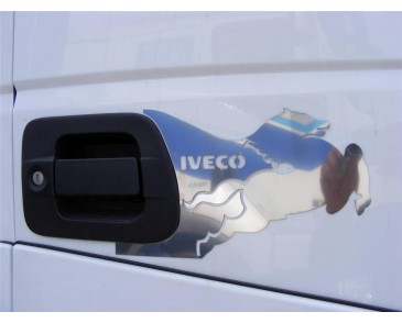 IVECO logo RVS voor om deurhendel heen